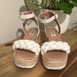 Steve Madden Platform Sandals (cream, 5.5)